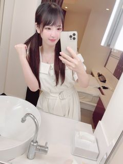 日向玩弄主观女僕角色扮演中出做爱！＋男厕吞精口交＋玩具玩弄大量潮吹中出闷絶性爱！豪华3片套装