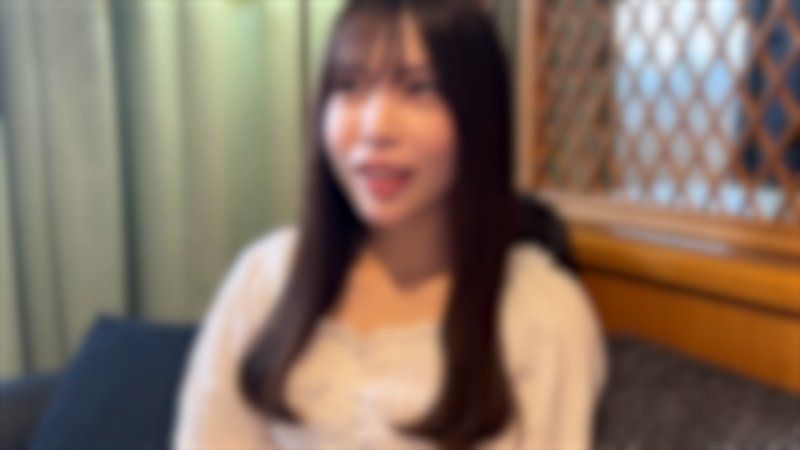 模特儿级超绝美人女大学生。一面害羞一面可爱国头高潮脸蛋让人受不了大量中出