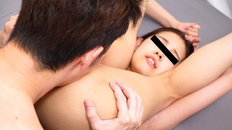 光舔阴就能让这个美丽的小穴高潮！ 桥本奈奈美