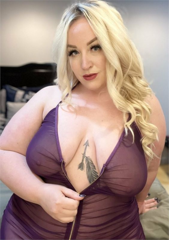 Zoey Skyy 和 Jamie Knox 开始行动